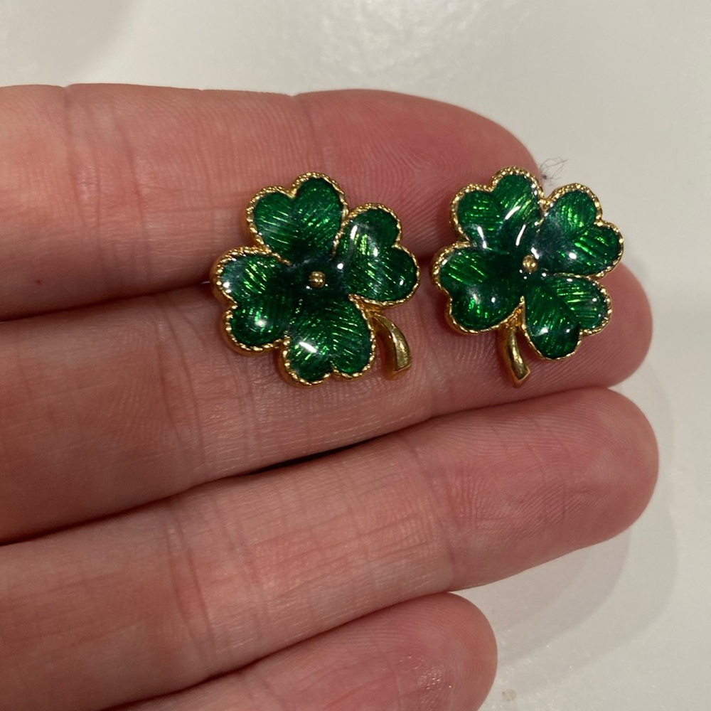 AVON Vintage Gold Tone Shamrock Earrings with bonus BROOCH Pin - Picture 2 of 9